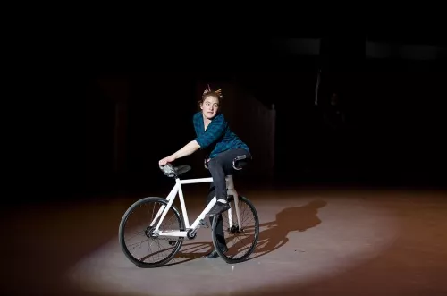 Anja Eberhart, équilibres sur cycle, 29e promotion du Centre national des arts du cirque (Cnac) de Châlons-en-Champagne