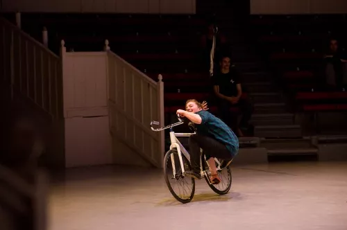 Anja Eberhart, équilibres sur cycle, 29e promotion du Centre national des arts du cirque (Cnac) de Châlons-en-Champagne