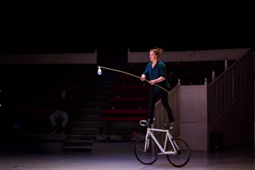 Anja Eberhart, équilibres sur cycle, 29e promotion du Centre national des arts du cirque (Cnac) de Châlons-en-Champagne