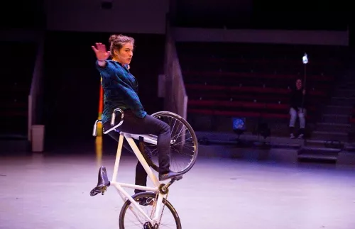 Anja Eberhart, équilibres sur cycle, 29e promotion du Centre national des arts du cirque (Cnac) de Châlons-en-Champagne