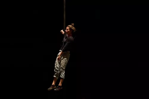 Joana Nicioli Queiroz, mât chinois, 29e promotion du Centre national des arts du cirque (Cnac) de Châlons-en-Champagne