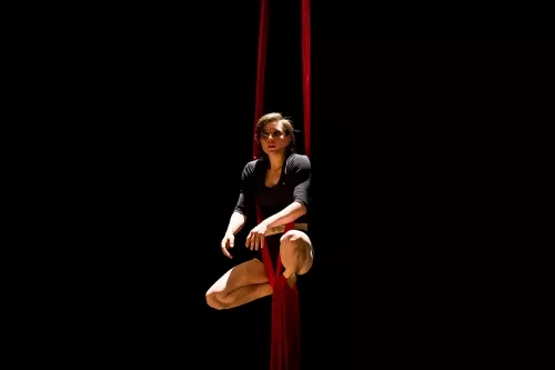 Silvana Sanchirico, tissus, 29e promotion du Centre national des arts du cirque (Cnac) de Châlons-en-Champagne