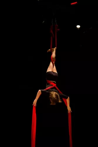 Silvana Sanchirico, tissus, 29e promotion du Centre national des arts du cirque (Cnac) de Châlons-en-Champagne