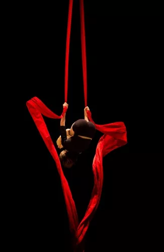 Silvana Sanchirico, tissus, 29e promotion du Centre national des arts du cirque (Cnac) de Châlons-en-Champagne