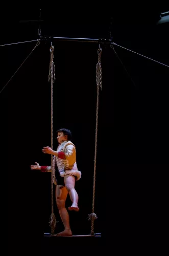 Gwenn Buczowski, trapèze fixe, 30e promotion du Centre national des arts du cirque (Cnac) de Châlons-en-Champagne