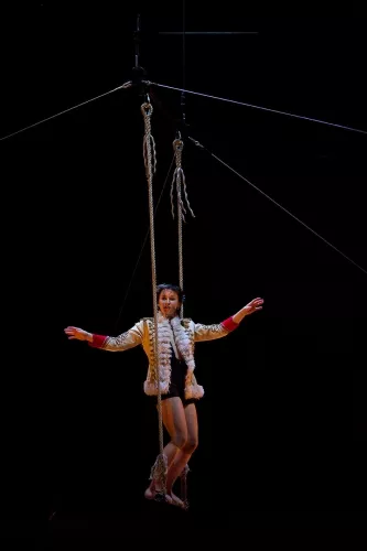 Gwenn Buczowski, trapèze fixe, 30e promotion du Centre national des arts du cirque (Cnac) de Châlons-en-Champagne