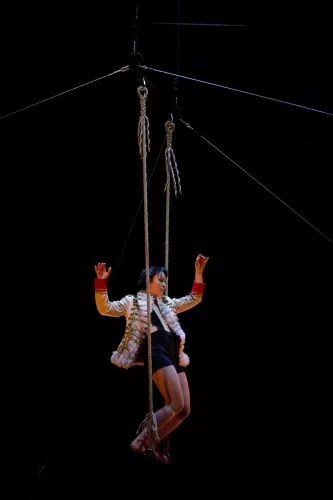 Gwenn Buczowski, trapèze fixe, 30e promotion du Centre national des arts du cirque (Cnac) de Châlons-en-Champagne
