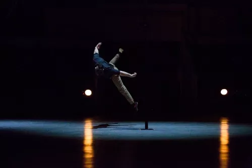 Joad Caron, Mât chinois, 30e promotion du Centre national des arts du cirque (Cnac) de Châlons-en-Champagne