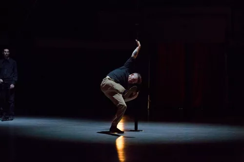 Joad Caron, Mât chinois, 30e promotion du Centre national des arts du cirque (Cnac) de Châlons-en-Champagne