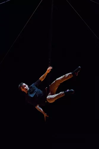 Joad Caron, Mât chinois, 30e promotion du Centre national des arts du cirque (Cnac) de Châlons-en-Champagne
