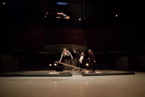 Rémi Auzanneau, Hernan Elencwajg, Tanguy Pelayo, Baptiste Petit, Collectif bascule - Banquine, 30e promotion du Centre national des arts du cirque (Cnac) de Châlons-en-Champagne