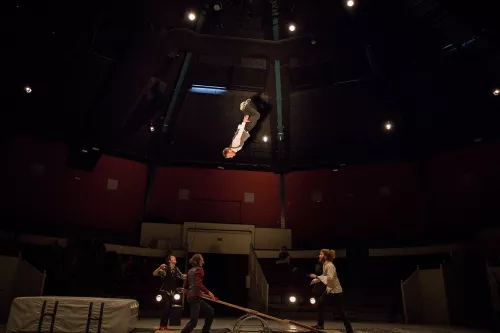 Rémi Auzanneau, Hernan Elencwajg, Tanguy Pelayo, Baptiste Petit, Collectif bascule - Banquine, 30e promotion du Centre national des arts du cirque (Cnac) de Châlons-en-Champagne