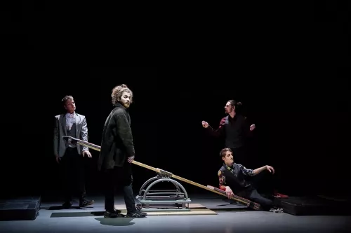 Rémi Auzanneau, Hernan Elencwajg, Tanguy Pelayo, Baptiste Petit, Collectif bascule - Banquine, 30e promotion du Centre national des arts du cirque (Cnac) de Châlons-en-Champagne