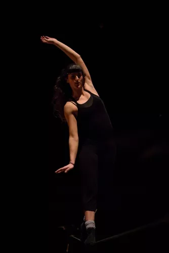 Poppy Plowman, fil, 30e promotion du Centre national des arts du cirque (Cnac) de Châlons-en-Champagne