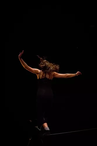 Poppy Plowman, fil, 30e promotion du Centre national des arts du cirque (Cnac) de Châlons-en-Champagne