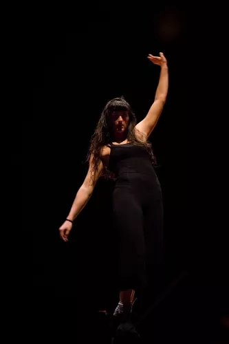 Poppy Plowman, fil, 30e promotion du Centre national des arts du cirque (Cnac) de Châlons-en-Champagne