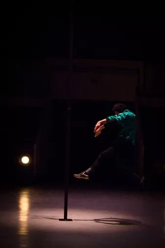 Léon Volet, mât chinois, 30e promotion du Centre national des arts du cirque (Cnac) de Châlons-en-Champagne