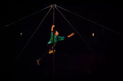 Léon Volet, mât chinois, 30e promotion du Centre national des arts du cirque (Cnac) de Châlons-en-Champagne