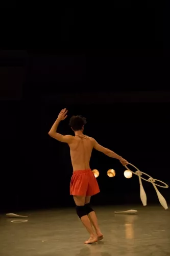 Carlo Cerato, jonglerie - manipulation d'objets, 31e promotion du Centre national des arts du cirque (Cnac) de Châlons-en-Champagne