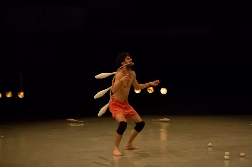 Carlo Cerato, jonglerie - manipulation d'objets, 31e promotion du Centre national des arts du cirque (Cnac) de Châlons-en-Champagne