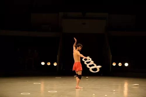 Carlo Cerato, jonglerie - manipulation d'objets, 31e promotion du Centre national des arts du cirque (Cnac) de Châlons-en-Champagne