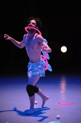 Carlo Cerato, jonglerie - manipulation d'objets, 31e promotion du Centre national des arts du cirque (Cnac) de Châlons-en-Champagne