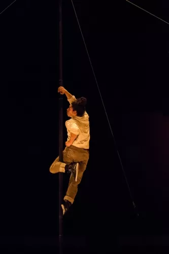 Hector Diaz Mallea, mât chinois, 31e promotion du Centre national des arts du cirque (Cnac) de Châlons-en-Champagne