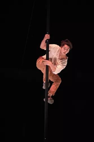 Hector Diaz Mallea, mât chinois, 31e promotion du Centre national des arts du cirque (Cnac) de Châlons-en-Champagne