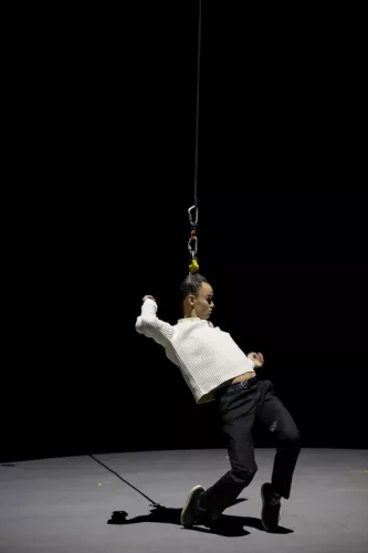 Sebastian Krefeld, bascule coréenne - capillotraction, 31e promotion du Centre national des arts du cirque (Cnac) de Châlons-en-Champagne