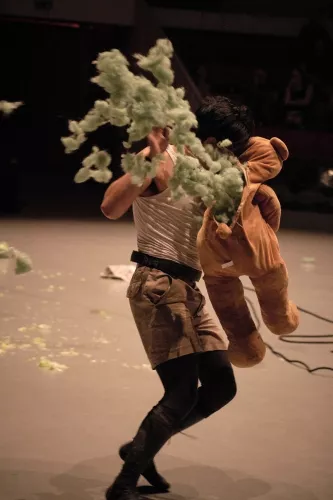 Ivan Morales Ruiz, trapèze ballant, 31e promotion du Centre national des arts du cirque (Cnac) de Châlons-en-Champagne