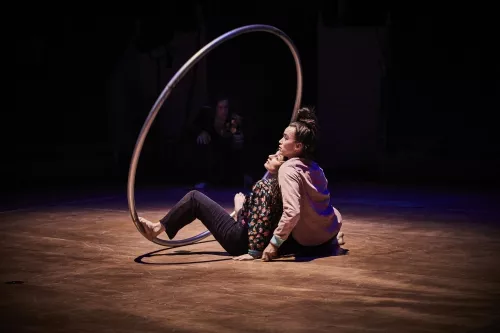 ON EST PAS LA POUR SUCER DES GLACES, spectacle de fin d'études de la 31e promotion du Centre national des arts du cirque/CNAC de Châlons-en-Champagne, mis en piste par Galapiat cirque 