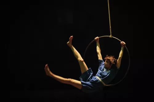 ON EST PAS LA POUR SUCER DES GLACES, spectacle de fin d'études de la 31e promotion du Centre national des arts du cirque/CNAC de Châlons-en-Champagne, mis en piste par Galapiat cirque 