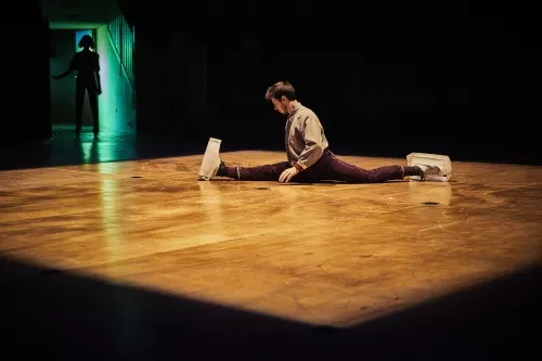 ON EST PAS LA POUR SUCER DES GLACES, spectacle de fin d'études de la 31e promotion du Centre national des arts du cirque/CNAC de Châlons-en-Champagne, mis en piste par Galapiat cirque 