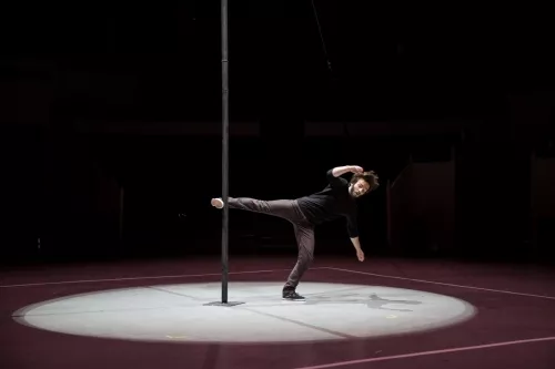 Mael Thierry, mât chinois, 31e promotion du Centre national des arts du cirque (Cnac) de Châlons-en-Champagne