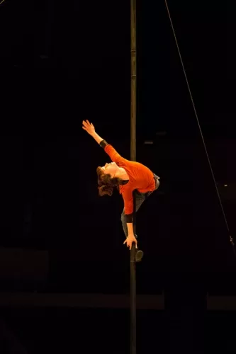 Celine Vaillier, mât chinois, 31e promotion du Centre national des arts du cirque (Cnac) de Châlons-en-Champagne