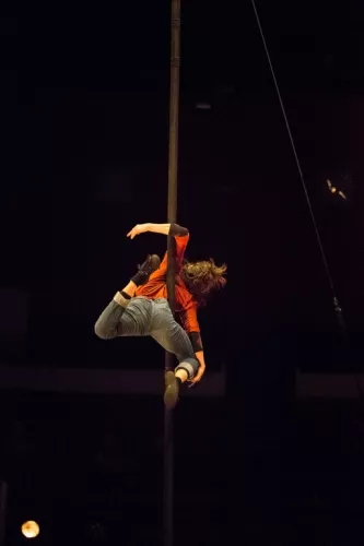 Celine Vaillier, mât chinois, 31e promotion du Centre national des arts du cirque (Cnac) de Châlons-en-Champagne