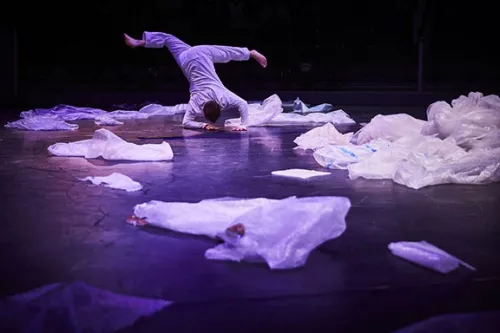 Guillaume Blanc, acrobatie, 32e promotion du Centre national des arts du cirque/CNAC de Châlons-en-Champagne