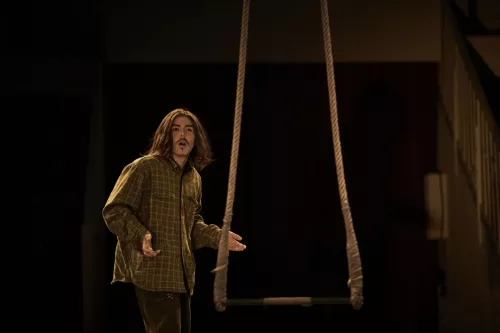 Alberto Diaz Gutierrez, trapèze fixe, 32e promotion du Centre national des arts du cirque/CNAC de Châlons-en-Champagne