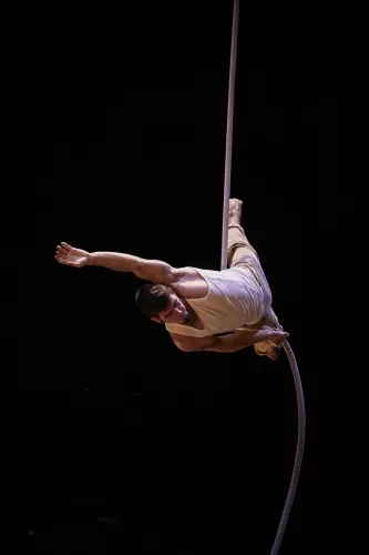 Pablo Fraile Ruiz, corde lisse, 32e promotion du Centre national des arts du cirque/CNAC de Châlons-en-Champagne