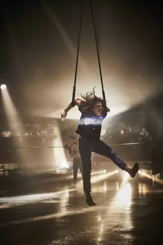 LE CYCLE DE L'ABSURDE, spectacle de fin d'études de la 32e promotion du Centre national des arts du cirque/CNAC de Châlons-en-Champagne, mis en scène par Raphaëlle Boitel - Cie L'Oublié(e), [photo 15]