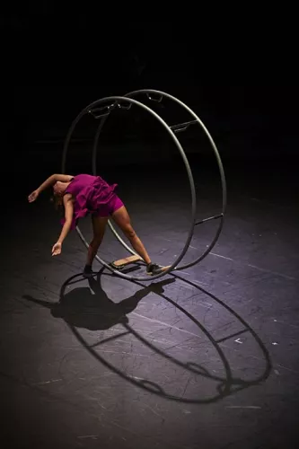 Cannelle Maire, roue Allemande, 32e promotion du Centre national des arts du cirque/CNAC de Châlons-en-Champagne