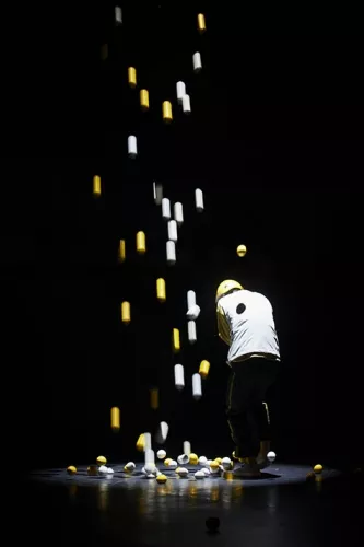 Ricardo Serrao Mendes, jonglerie, 32e promotion du Centre national des arts du cirque/CNAC de Châlons-en-Champagne