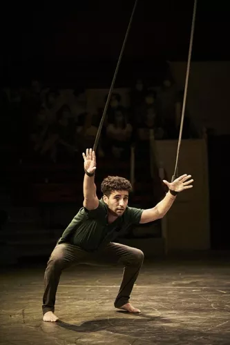 Mohamed Rarhib, sangles, 32e promotion du Centre national des arts du cirque/CNAC de Châlons-en-Champagne