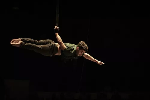 Mohamed Rarhib, sangles, 32e promotion du Centre national des arts du cirque/CNAC de Châlons-en-Champagne
