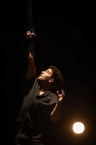 Mohamed Rarhib, sangles, 32e promotion du Centre national des arts du cirque/CNAC de Châlons-en-Champagne