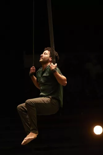 Mohamed Rarhib, sangles, 32e promotion du Centre national des arts du cirque/CNAC de Châlons-en-Champagne