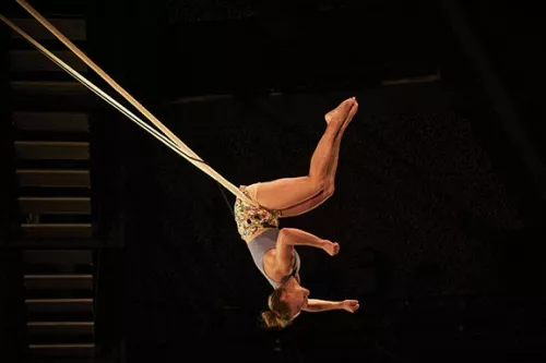 Vassiliki Rossillion, corde volante, 32e promotion du Centre national des arts du cirque/CNAC de Châlons-en-Champagne