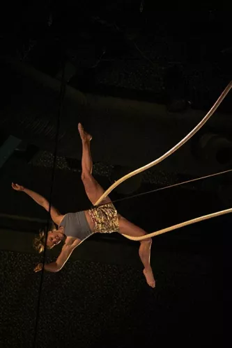 Vassiliki Rossillion, corde volante, 32e promotion du Centre national des arts du cirque/CNAC de Châlons-en-Champagne