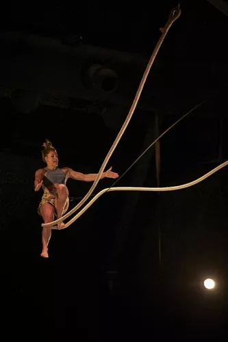 Vassiliki Rossillion, corde volante, 32e promotion du Centre national des arts du cirque/CNAC de Châlons-en-Champagne