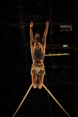 Vassiliki Rossillion, corde volante, 32e promotion du Centre national des arts du cirque/CNAC de Châlons-en-Champagne
